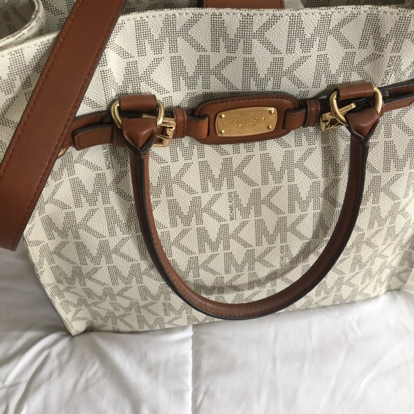 Michael Kors purse - Picture 2 of 5